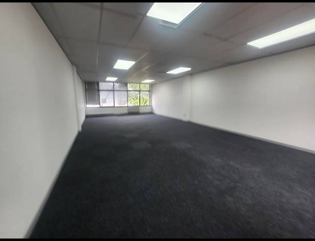70.10M² OFFICE TO LET IN VORNA VALLEY